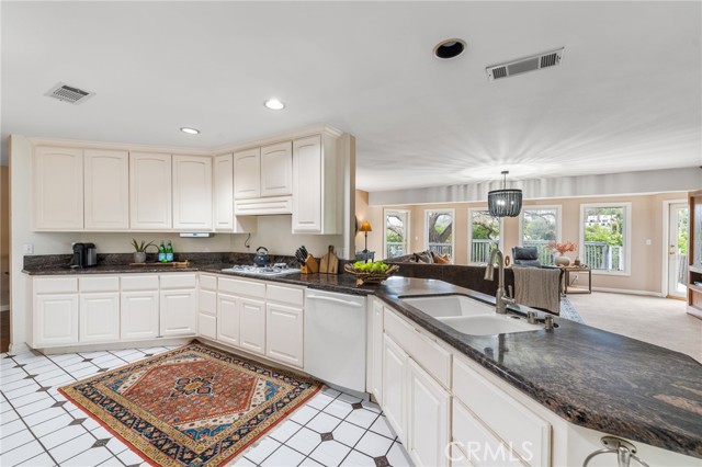 Detail Gallery Image 10 of 35 For 1503 Kensing Ln, North Tustin,  CA 92705 - 5 Beds | 4 Baths