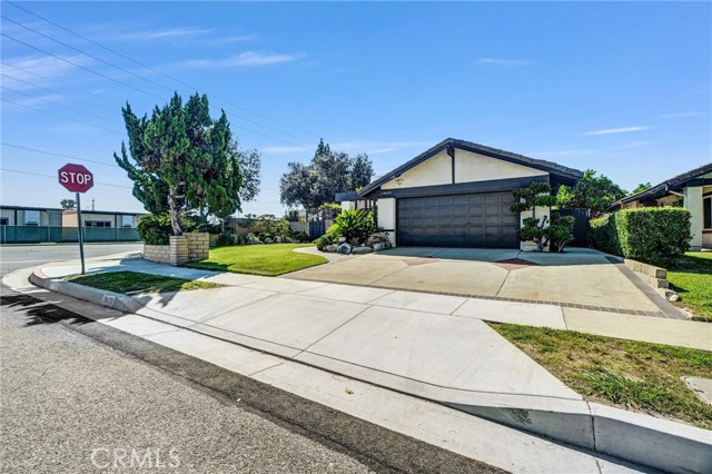 Image 30 of 32 For 19435 Almadin