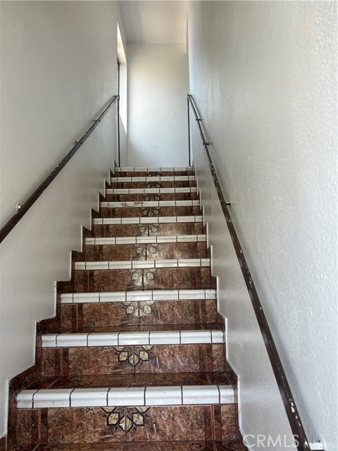 231 E 88th Place, Los Angeles CA: https://media.crmls.org/medias/69322630-b3f5-4be3-857e-8a616490e0cc.jpg