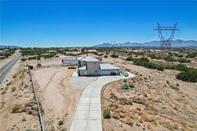 8294 Aster Road, Oak Hills CA: https://media.crmls.org/medias/69327343-d40d-4ab5-b529-141426d94c0b.jpg