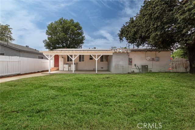 10980 Burnet Avenue, Mission Hills (San Fernando) CA: https://media.crmls.org/medias/693299b7-ee1b-4a5d-aa3d-19e5f4c3b86d.jpg