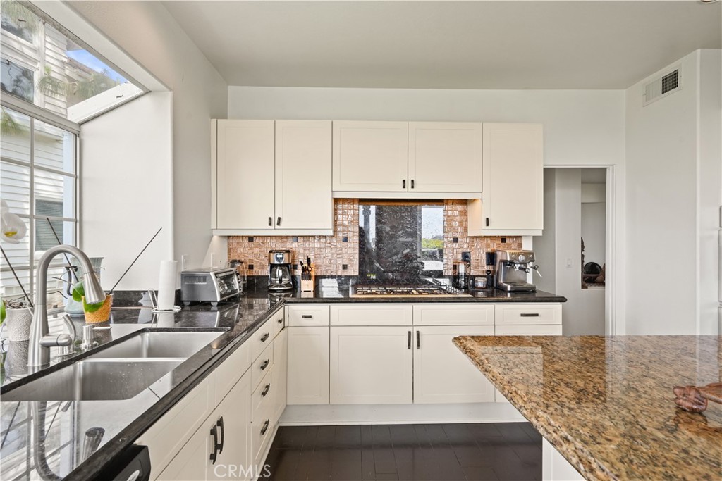 6932dcd5 B720 4bb6 90f8 853fd668b25b