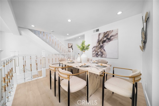 Detail Gallery Image 7 of 27 For 102 Intrepid, Newport Beach,  CA 92663 - 4 Beds | 3 Baths