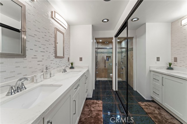 Detail Gallery Image 8 of 11 For 2525 E 19th St #24,  Signal Hill,  CA 90755 - 1 Beds | 1 Baths
