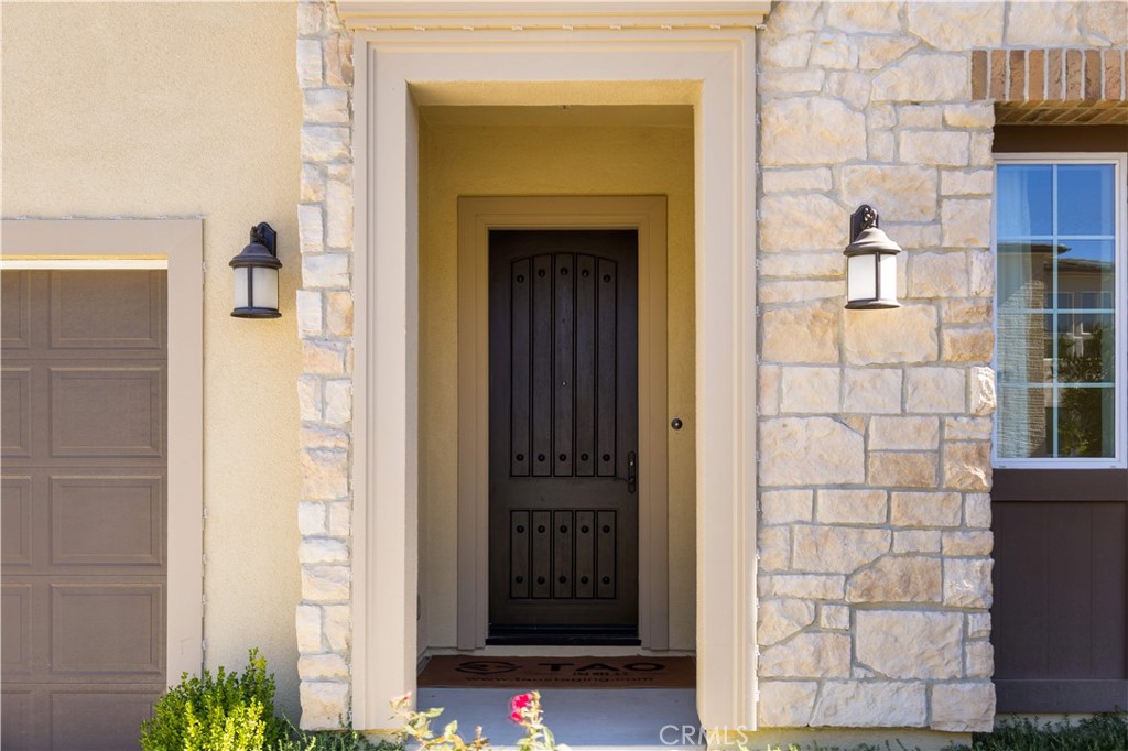 MLS #OC25251209 image #2