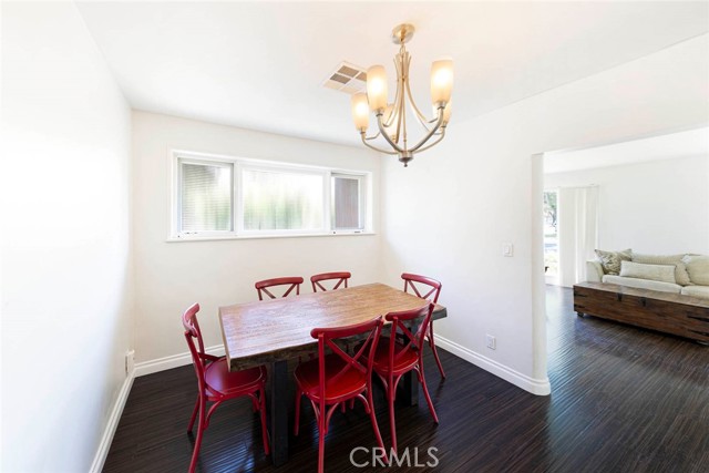 Detail Gallery Image 10 of 25 For 206 S Center St, Orange,  CA 92866 - 4 Beds | 3/1 Baths