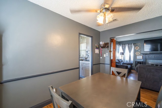 6933 Delta Avenue, Long Beach CA: https://media.crmls.org/medias/69350850-9180-46e7-bbec-a07f196147c8.jpg