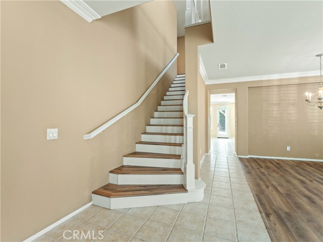 30375 June Rose Court, Castaic CA: https://media.crmls.org/medias/6935c4f6-d266-4301-a747-11e3b7a80220.jpg