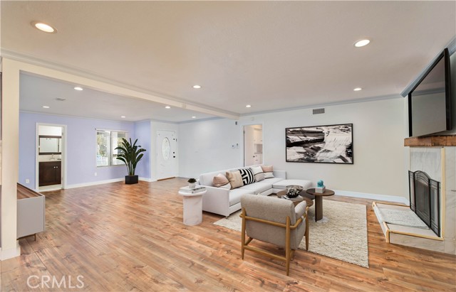 Detail Gallery Image 4 of 31 For 16420 Flanders St, Granada Hills,  CA 91344 - 3 Beds | 2 Baths