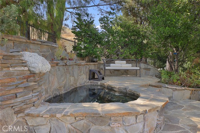 6137 Paseo La Vista, Woodland Hills CA: https://media.crmls.org/medias/6936e70d-2d59-4420-8dde-47049629d461.jpg