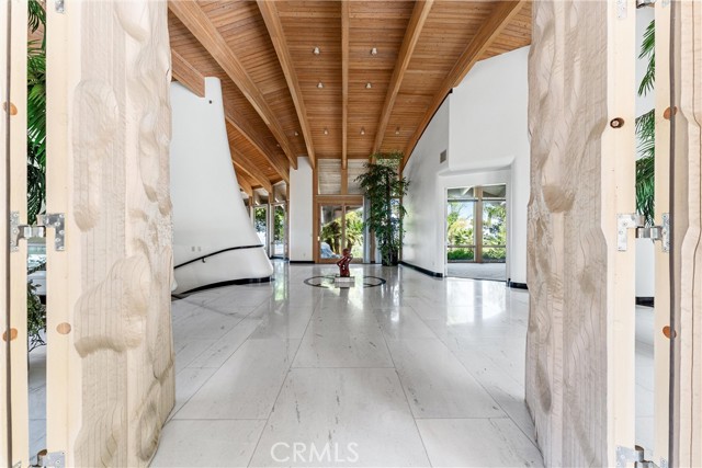 2360 Boulder Bluffs Court, Riverside CA: https://media.crmls.org/medias/6936fc42-d0ba-4295-b2e5-8005e0124bce.jpg
