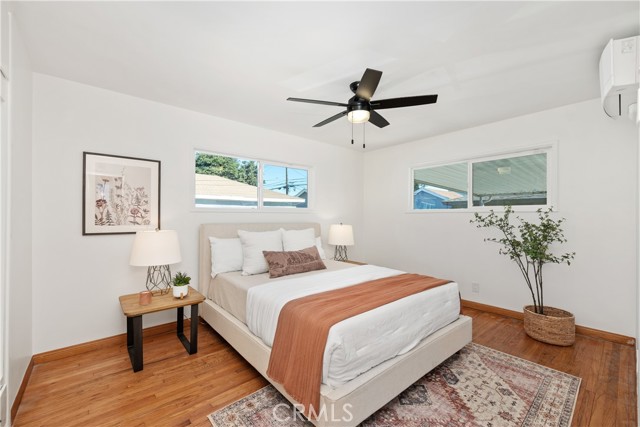5536 Linden Avenue, Long Beach CA: https://media.crmls.org/medias/69371ccd-85aa-4e6b-8239-d9658eccc6d6.jpg