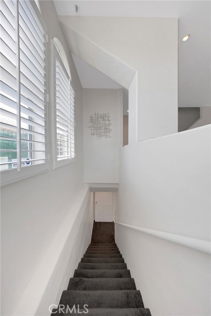 408 W Queen Street, Inglewood CA: https://media.crmls.org/medias/69373f7c-9cff-4c2b-8082-fcf0b5d0b756.jpg