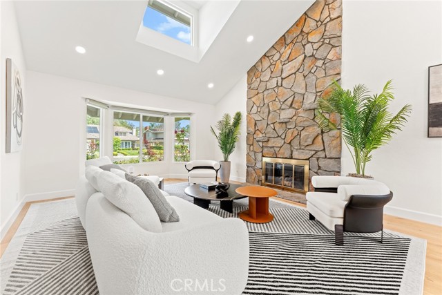 21492 Countryside Drive, Lake Forest CA: https://media.crmls.org/medias/69375c5c-cbbc-436c-8c60-c3027b529e74.jpg