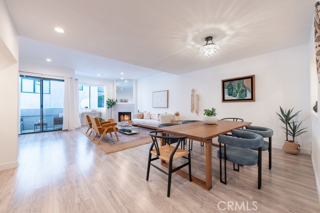 Detail Gallery Image 5 of 35 For 839 Larrabee St #6,  West Hollywood,  CA 90069 - 2 Beds | 2/1 Baths