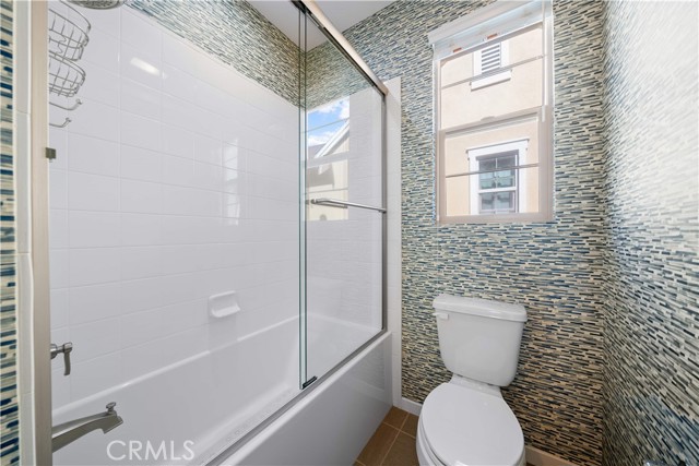 105 newall, Irvine CA: https://media.crmls.org/medias/6938f0a3-310b-443f-a4f0-c5802eb8bef9.jpg