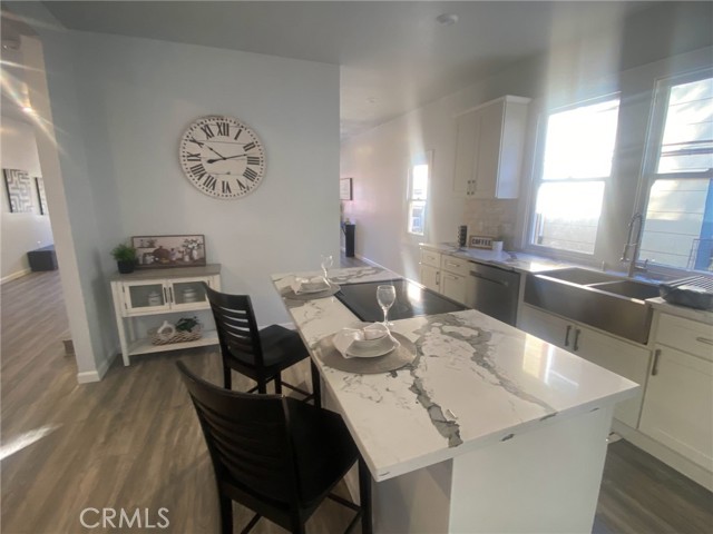 Front Image Thumbnail for CROC25243125