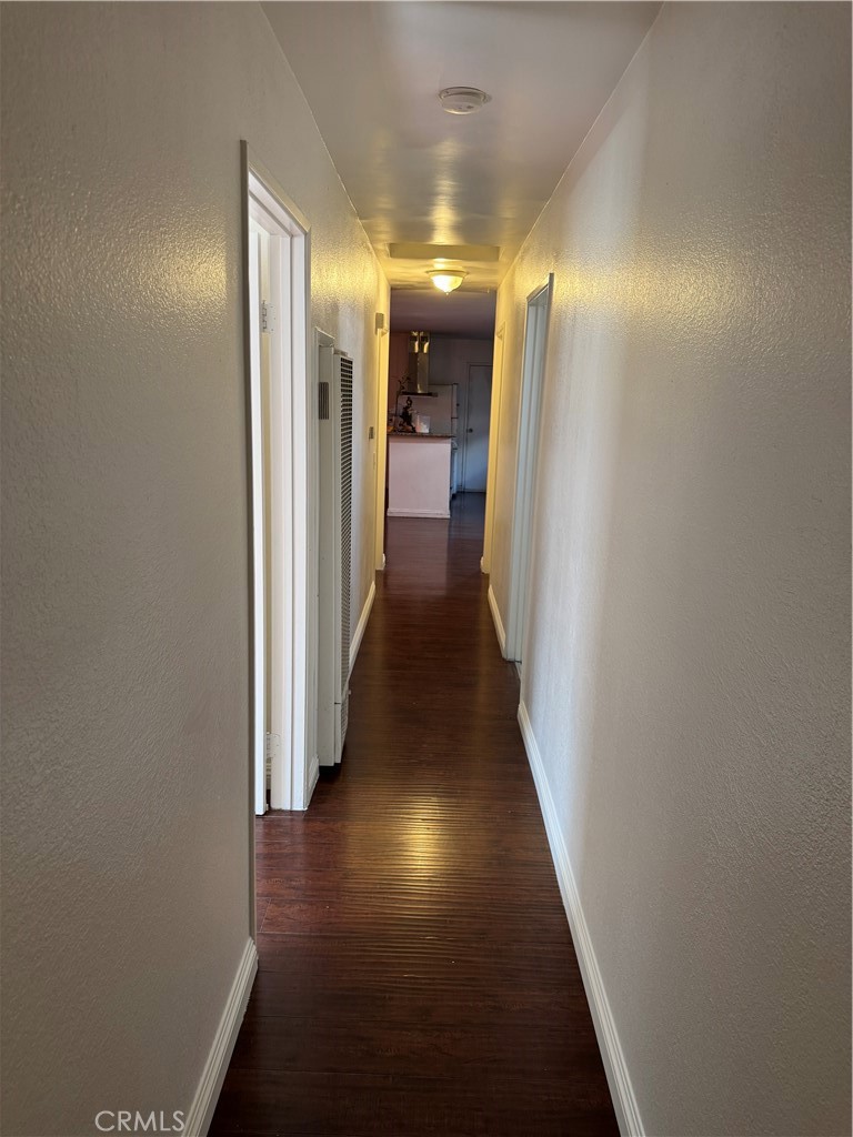 https://media.crmls.org/medias/693937f1-2d63-4545-98c0-e7e550613618.jpg?preset=X-Large