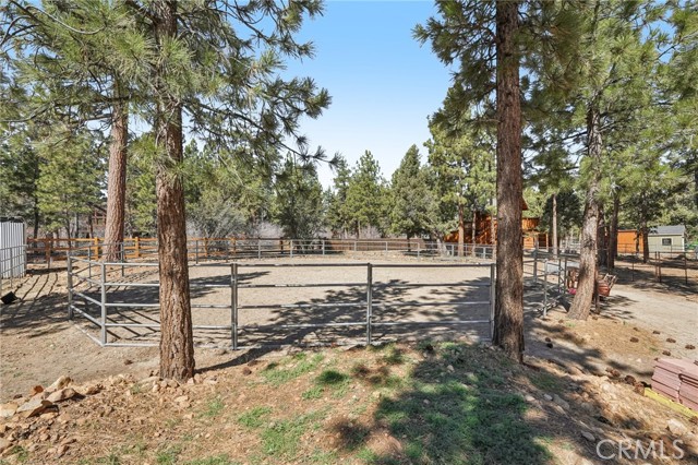 Detail Gallery Image 35 of 39 For 1039 Heritage Trl, Big Bear City,  CA 92314 - 4 Beds | 4/1 Baths