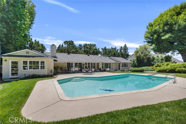 Detail Gallery Image 5 of 50 For 19439 Mayall St, Northridge,  CA 91324 - 4 Beds | 4 Baths