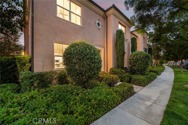 Detail Gallery Image 3 of 45 For 111 Henson, Irvine,  CA 92620 - 4 Beds | 3 Baths