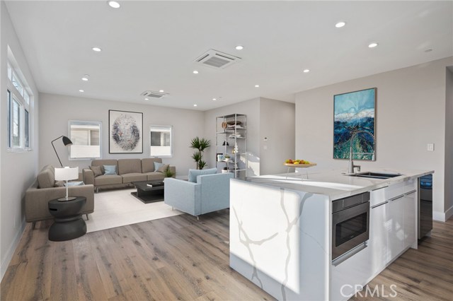 2321 Vanderbilt Lane, Redondo Beach, California 90278, 6 Bedrooms Bedrooms, ,2 BathroomsBathrooms,Residential,Sold,Vanderbilt,CV20231019