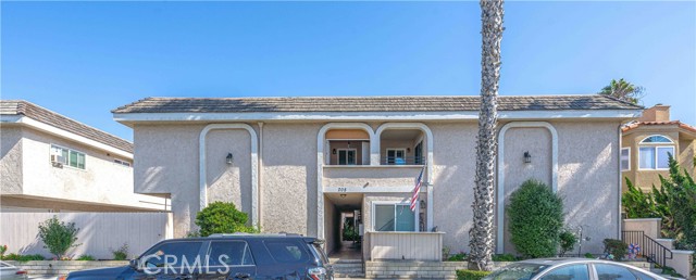 Detail Gallery Image 1 of 22 For 208 19th St #2,  Huntington Beach,  CA 92648 - 1 Beds | 1 Baths