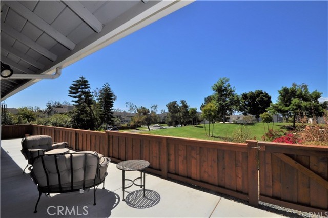 Front Image Thumbnail for CROC25252328