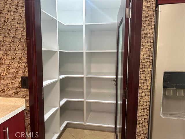 Detail Gallery Image 14 of 56 For 10760 Des Moines Ave, Porter Ranch,  CA 91326 - 3 Beds | 2/1 Baths