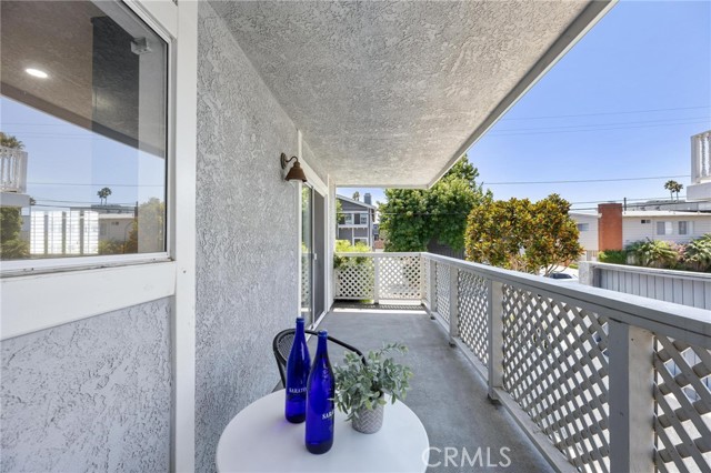 Detail Gallery Image 16 of 36 For 1421 12th St #1,  Manhattan Beach,  CA 90266 - 2 Beds | 2/1 Baths
