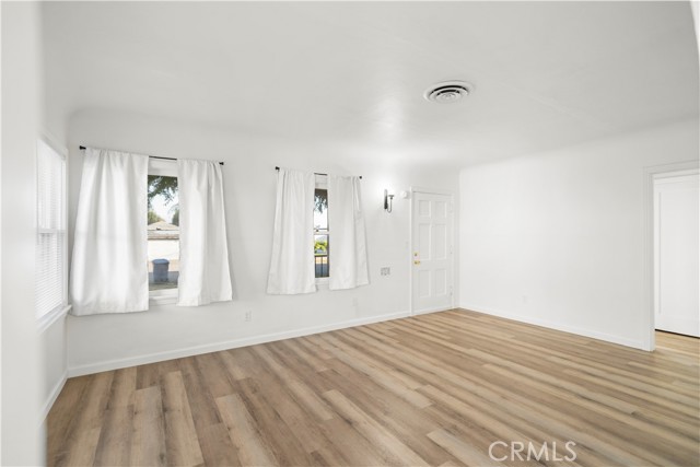 Detail Gallery Image 5 of 26 For 234 Linda Vista Dr, Bakersfield,  CA 93308 - 2 Beds | 1 Baths