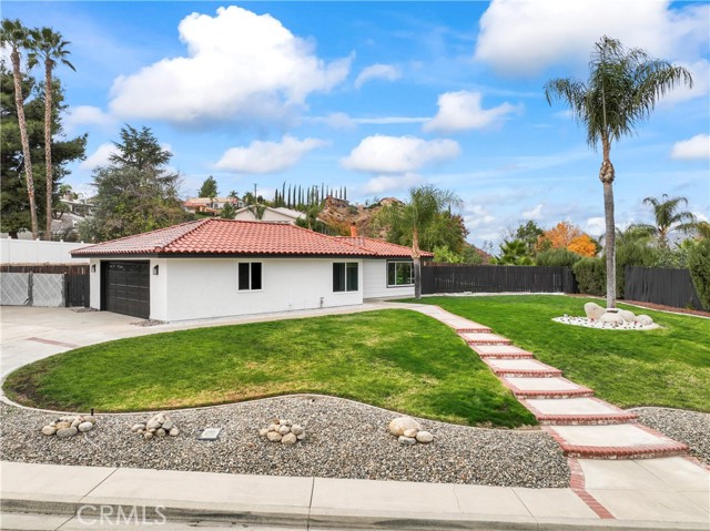 Detail Gallery Image 4 of 34 For 26565 Valle Heights Rd, Hemet,  CA 92544 - 3 Beds | 2 Baths