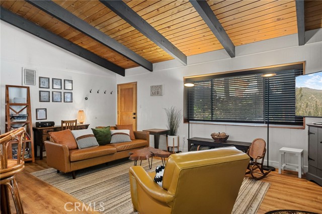 Detail Gallery Image 6 of 25 For 31153 All View Dr, Running Springs,  CA 92382 - 3 Beds | 2 Baths