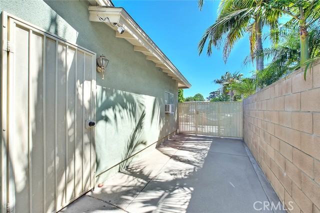 14104 Barrydale Street, La Puente CA: https://media.crmls.org/medias/693e6417-3caa-46f6-8ad2-8ac6412739cd.jpg