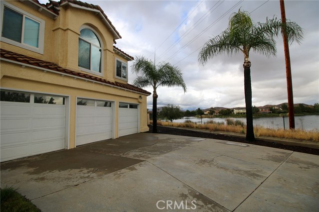 30499 Covecrest Circle, Menifee CA: https://media.crmls.org/medias/693eb984-eeb2-4f3e-a53b-97fdd2872c8e.jpg