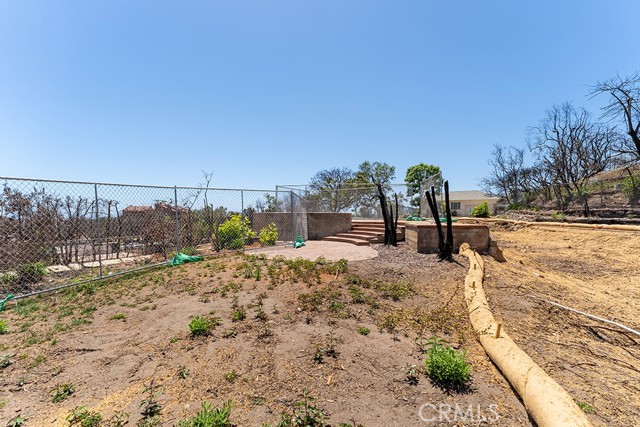 15475 Albright Street, Pacific Palisades CA: https://media.crmls.org/medias/693ece36-9f13-4a93-9d5e-ee7c6c520192.jpg