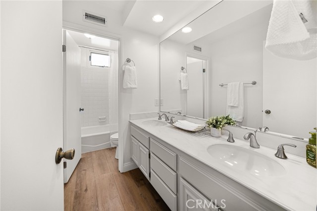 719 S Goldfinch Way, Anaheim Hills CA: https://media.crmls.org/medias/693f8937-eea4-443a-9f6e-16901fb4acee.jpg