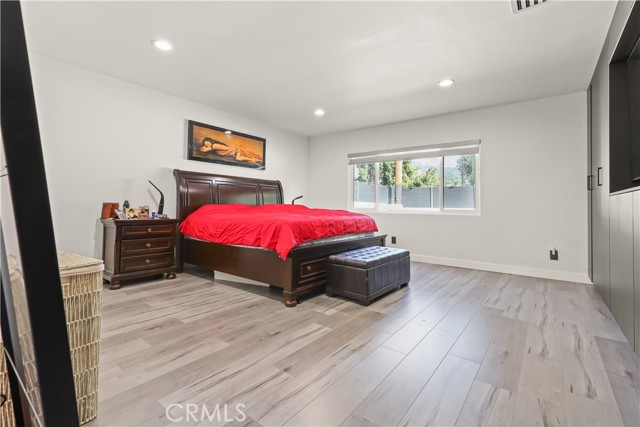 Detail Gallery Image 20 of 40 For 2240 N Parish, Burbank,  CA 91504 - 4 Beds | 2 Baths