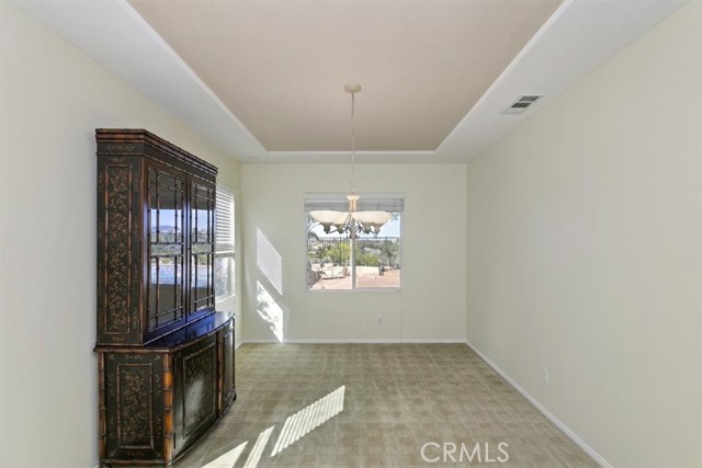 Detail Gallery Image 14 of 49 For 32856 Northshire Cir, Temecula,  CA 92592 - 4 Beds | 4 Baths