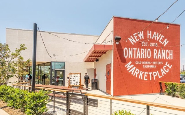 3581 S. Eichler Paseo, Ontario CA: https://media.crmls.org/medias/6940a3cf-e36b-445d-984f-1ce07a2b2a03.jpg