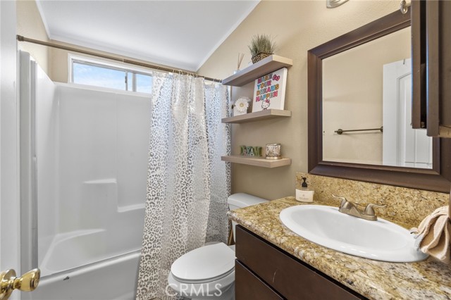 1550 Rimpau Avenue, Corona CA: https://media.crmls.org/medias/69412fa1-15a9-4f53-90bd-32b3241677c2.jpg