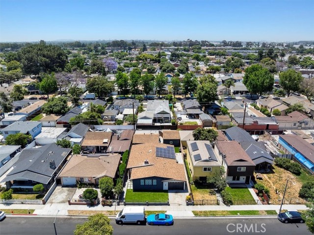 140 E 69th Street, Long Beach CA: https://media.crmls.org/medias/69418fcd-7395-4d25-b9fd-d6ad9488c639.jpg