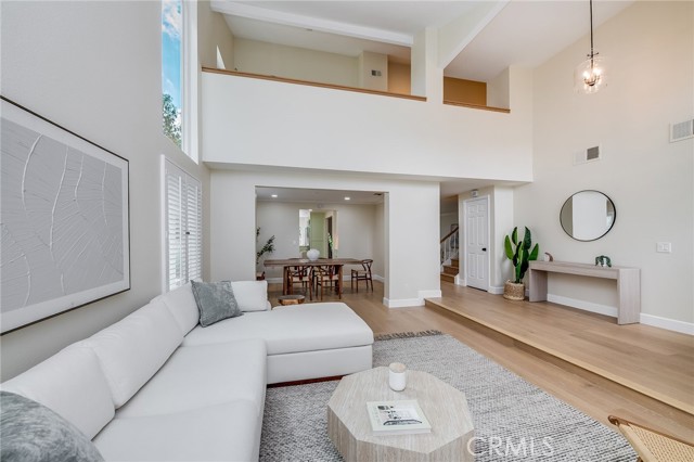 20516 Germain Street, Chatsworth CA: https://media.crmls.org/medias/6941e57a-d5ba-442e-b88a-c0520f5a5421.jpg