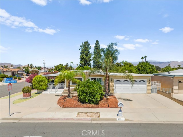 Detail Gallery Image 9 of 60 For 2964 Silver Oak Way, Hemet,  CA 92545 - 3 Beds | 2 Baths