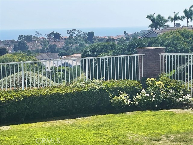 27 High Bluff, Laguna Niguel CA: https://media.crmls.org/medias/694216f2-7f40-4167-9d61-f7f7878341ee.jpg