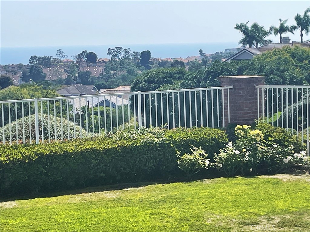 https://media.crmls.org/medias/694216f2-7f40-4167-9d61-f7f7878341ee.jpg?preset=X-Large