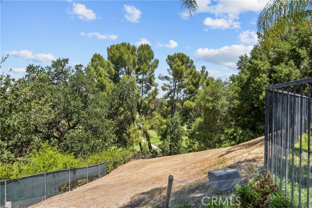 25472 Via Acorde, Valencia CA: https://media.crmls.org/medias/69436f18-bd28-4f22-adaa-f6e3b916f665.jpg