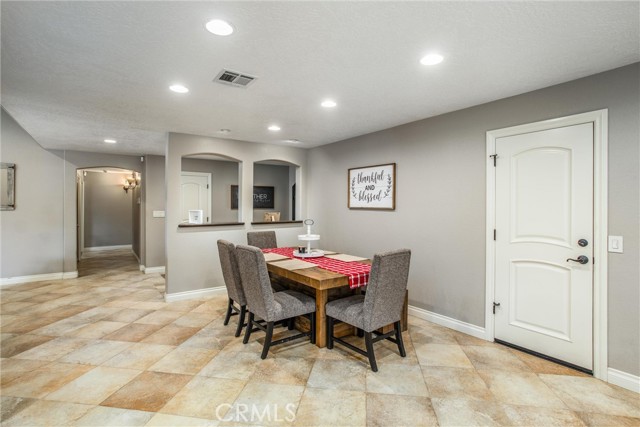Detail Gallery Image 6 of 45 For 2279 N Campus Ave, Upland,  CA 91784 - 4 Beds | 2/1 Baths