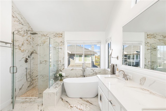 Detail Gallery Image 24 of 51 For 2421 E 16th #1,  Newport Beach,  CA 92663 - 4 Beds | 2/1 Baths