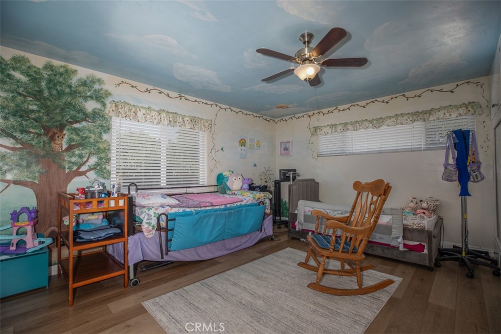 https://media.crmls.org/medias/69441a0f-4d7a-4062-a7f9-a7100d4f08f9.jpg?preset=X-Large